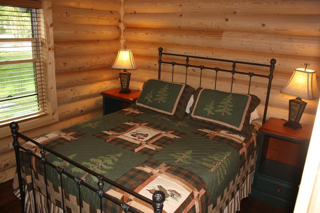 Lake Parlin Lodge & Cabins West Forks 客房 照片
