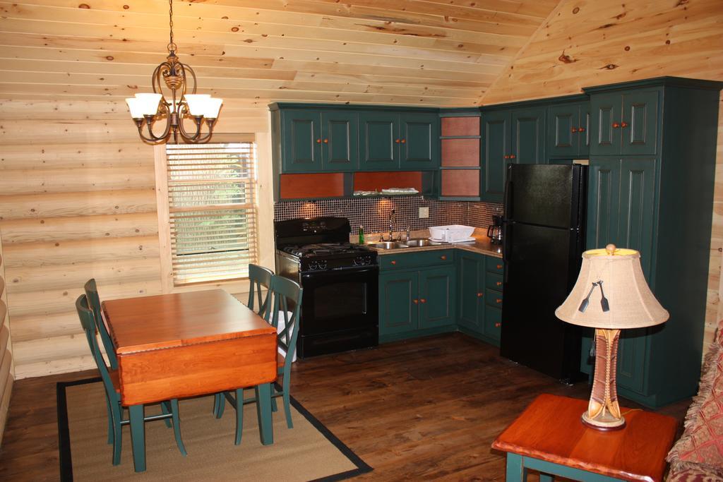 Lake Parlin Lodge & Cabins West Forks 客房 照片
