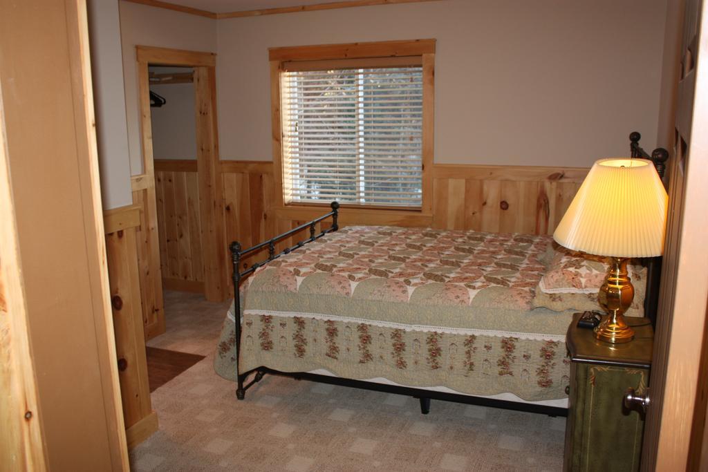 Lake Parlin Lodge & Cabins West Forks 客房 照片