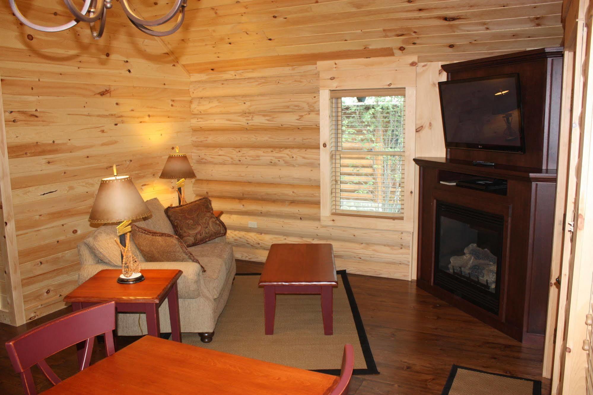 Lake Parlin Lodge & Cabins West Forks 外观 照片
