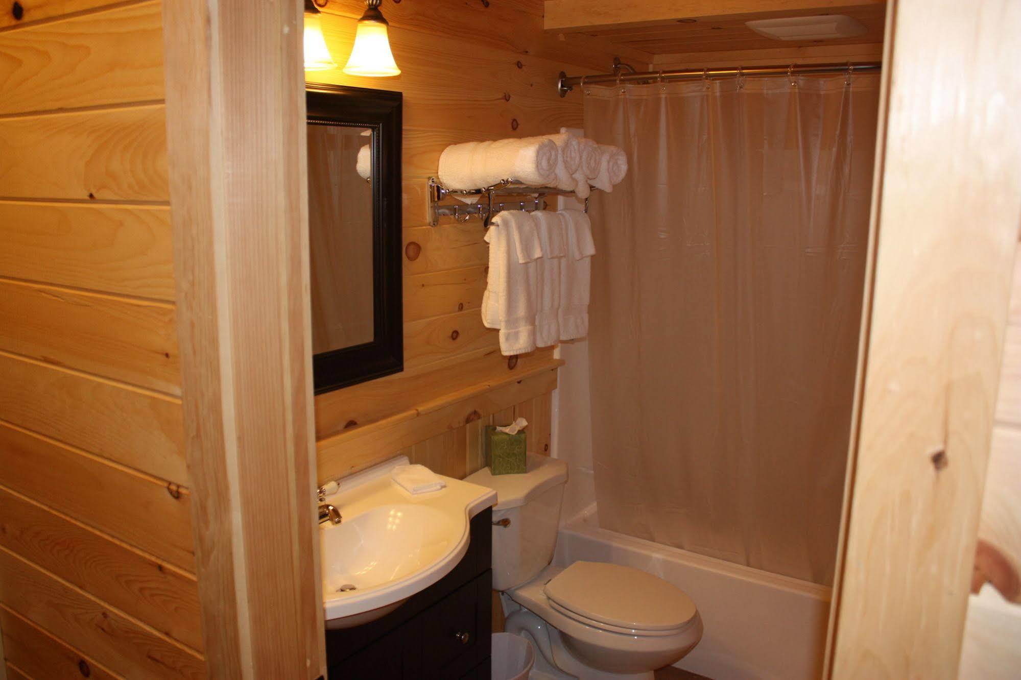 Lake Parlin Lodge & Cabins West Forks 外观 照片
