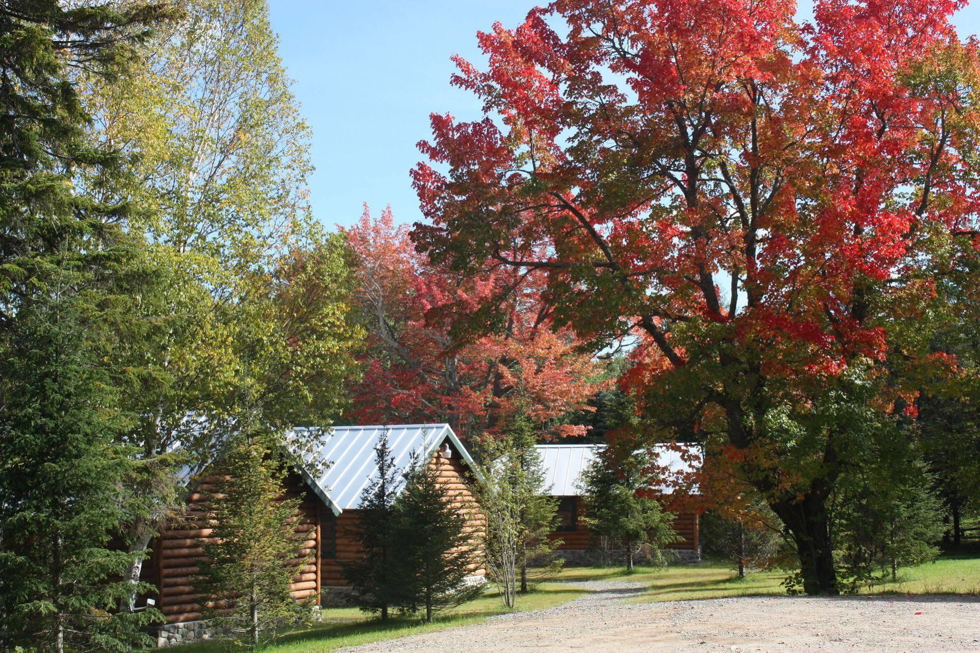 Lake Parlin Lodge & Cabins West Forks 外观 照片